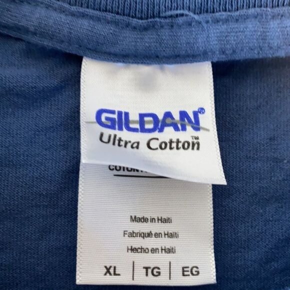 Pack of Wolves In Alaskan Forest Graphic Print T-Shirt: Size Extra Large - Picture 5 of 5